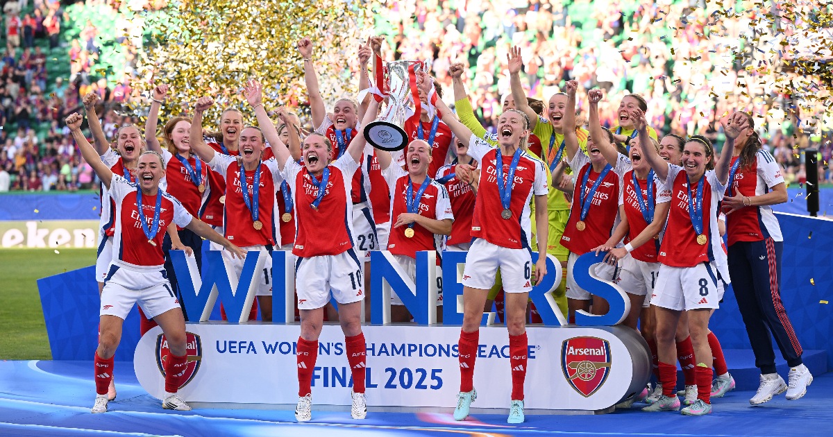 L'Arsenal festeggia la Champions League femminile 2024-25 conquistata in finale contro il Barcellona