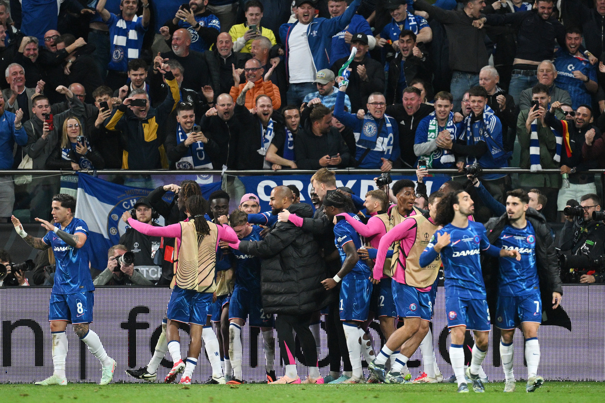 Il Chelsea festeggia un gol in finale di Conference League