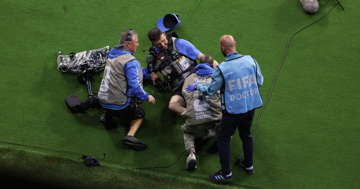 Uzbekistan-Colombia, cameraman subisce fallo, Mondiali